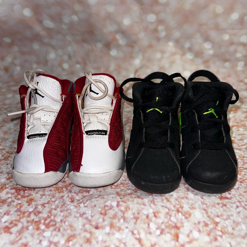 Toddler Nikes 2 for 1 Size 6 (Black, White, Grey, Red, Green)